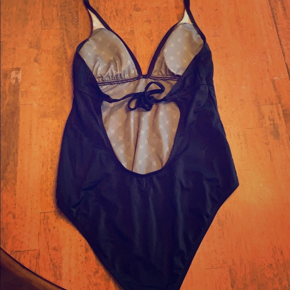 Low back one piece - Picture 1 of 3